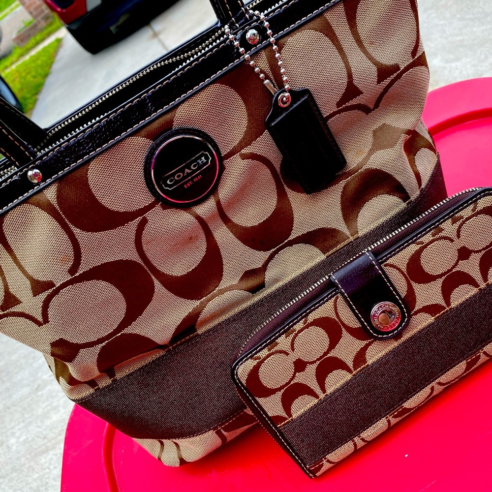 Coach Purse With Wallet With Minimal Use In Good … - image 1